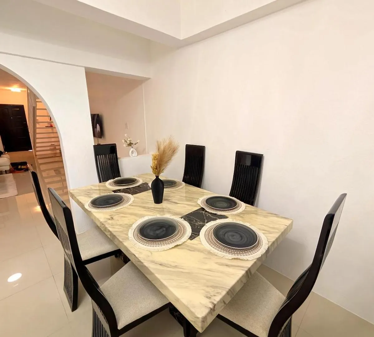 Holiday home The Opulent Manor - Bob Marley Museum 1 Minute Away Villa Kingston