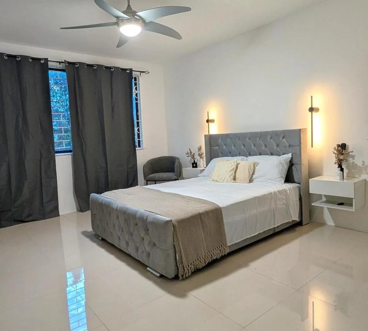 The Opulent Manor - Bob Marley Museum 1 Minute Away Villa Kingston 0*,