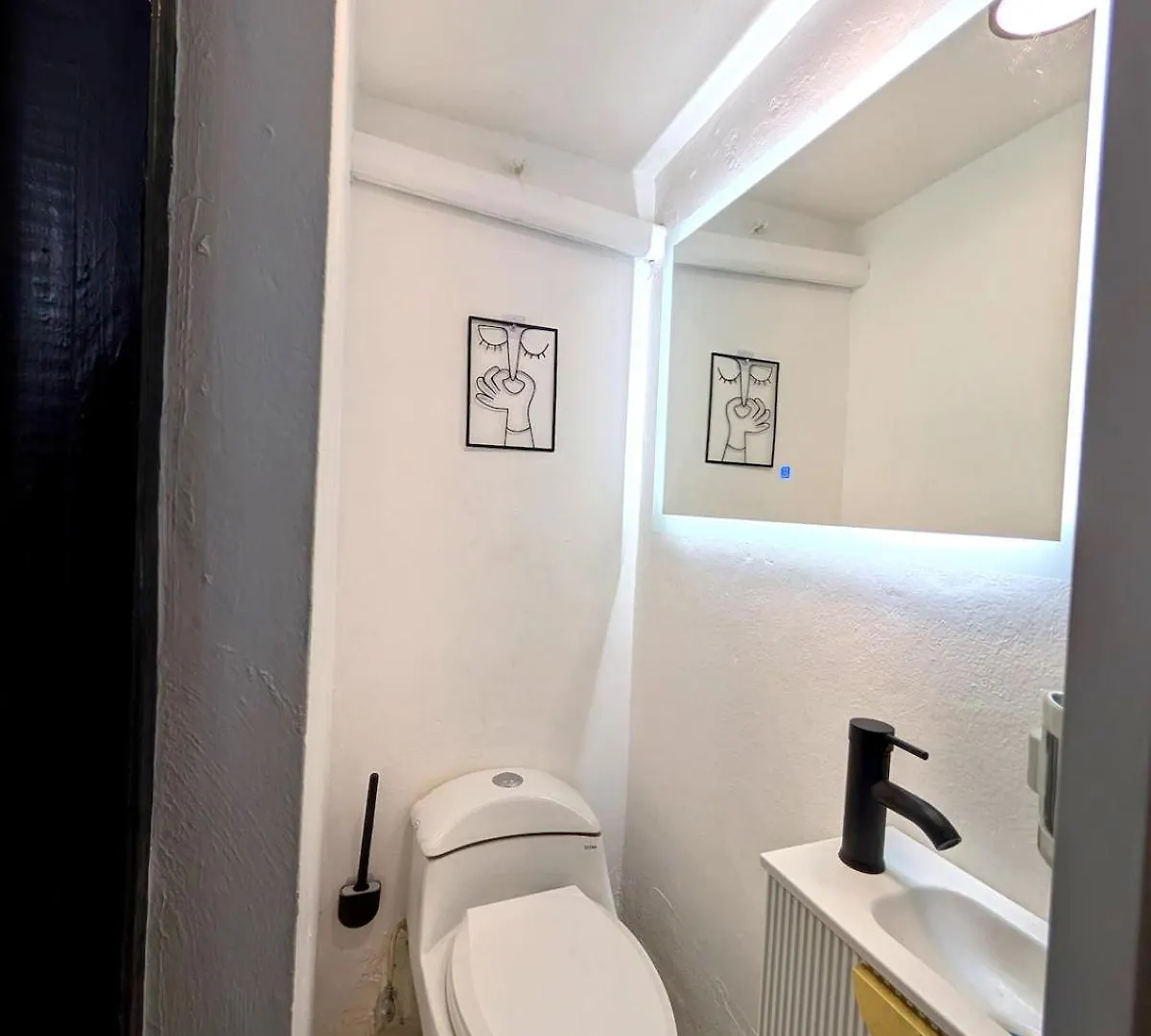 Holiday home The Opulent Manor - Bob Marley Museum 1 Minute Away Villa Kingston