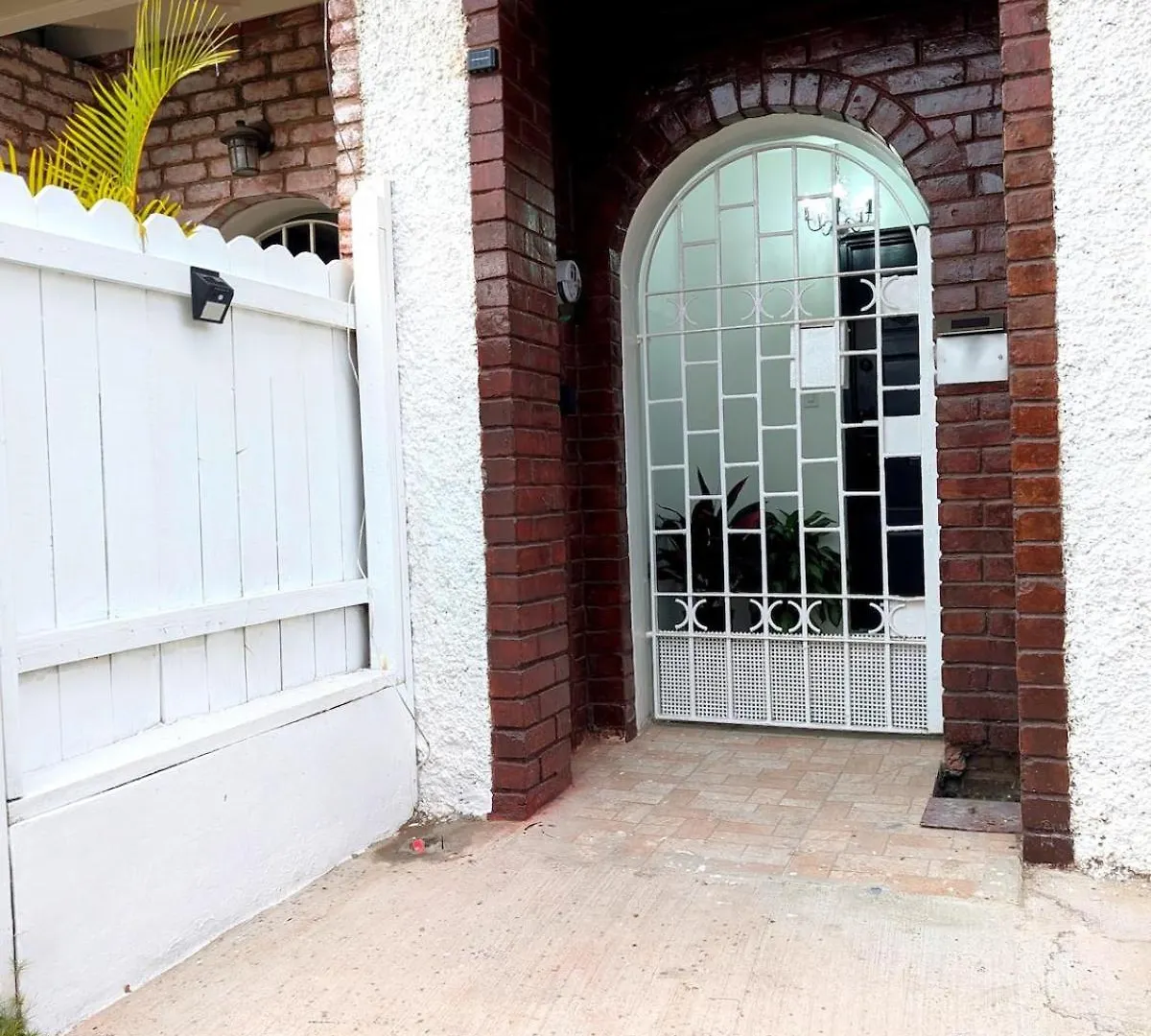 The Opulent Manor - Bob Marley Museum 1 Minute Away Villa Kingston 0*,